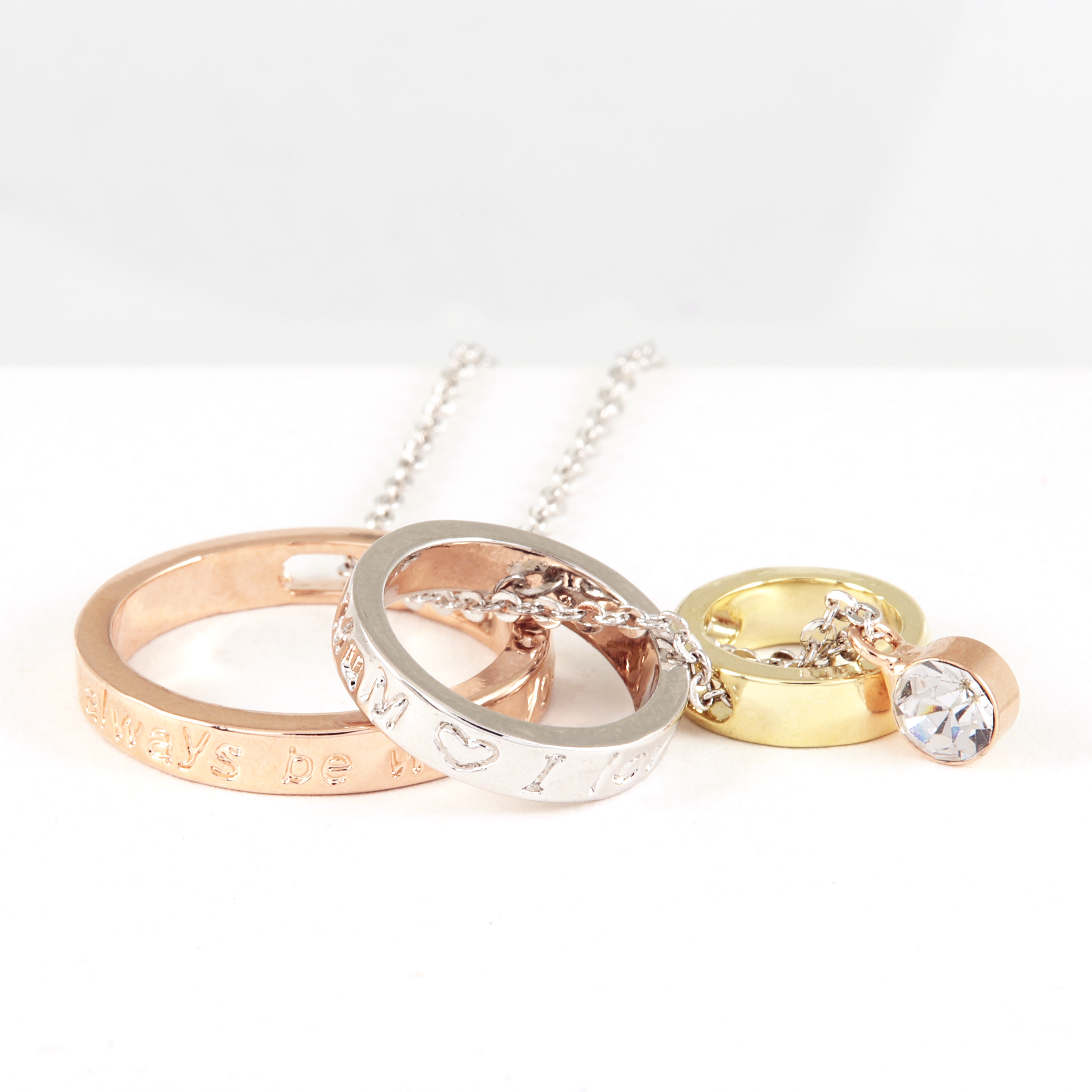 Drei Ringe mit Zirkonia