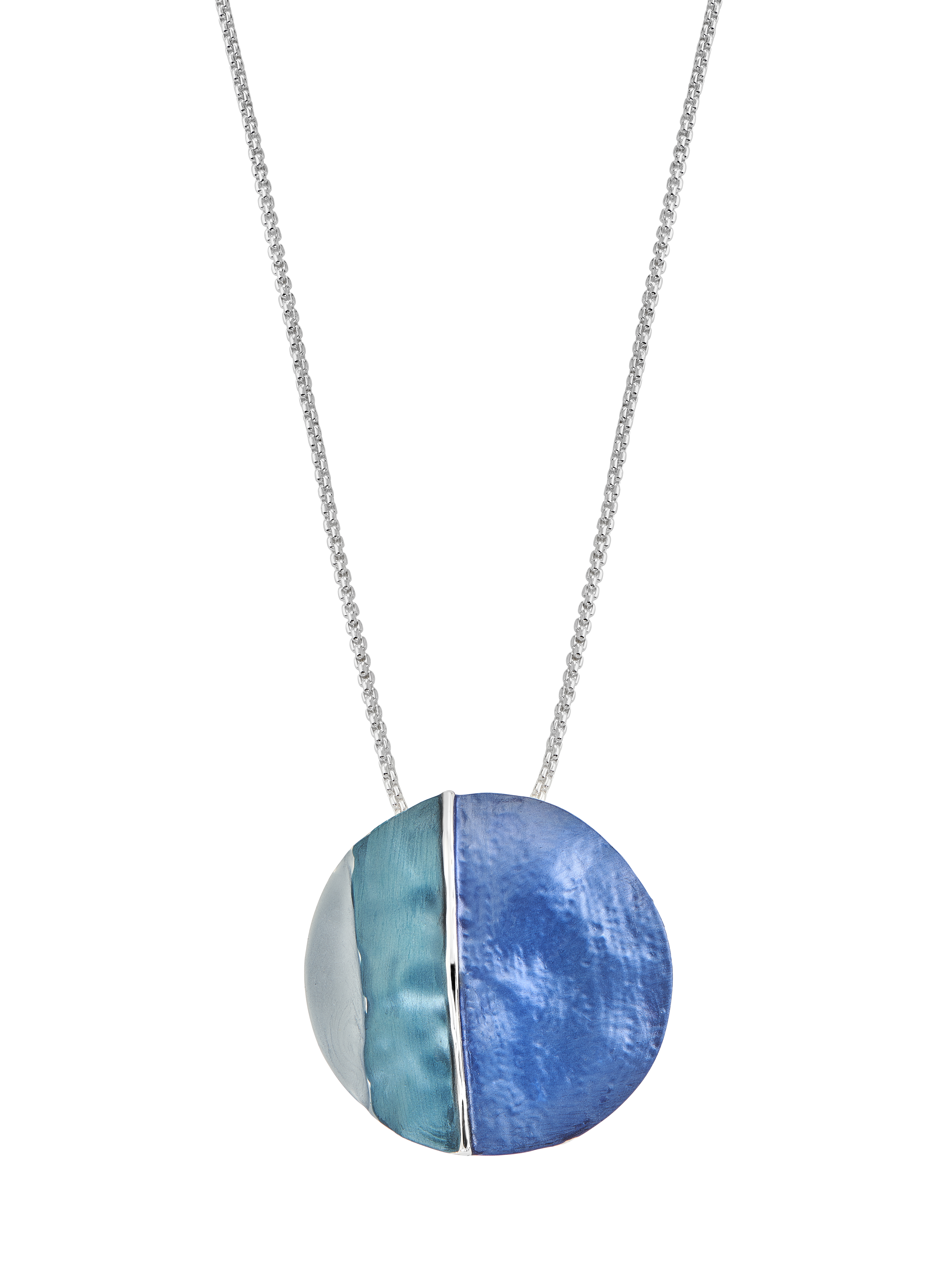 Kette "Runder Anhänger mit blauen Feldern"