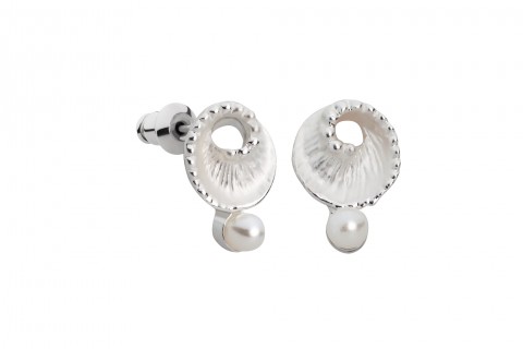 Muschelform in Silber mit Perle